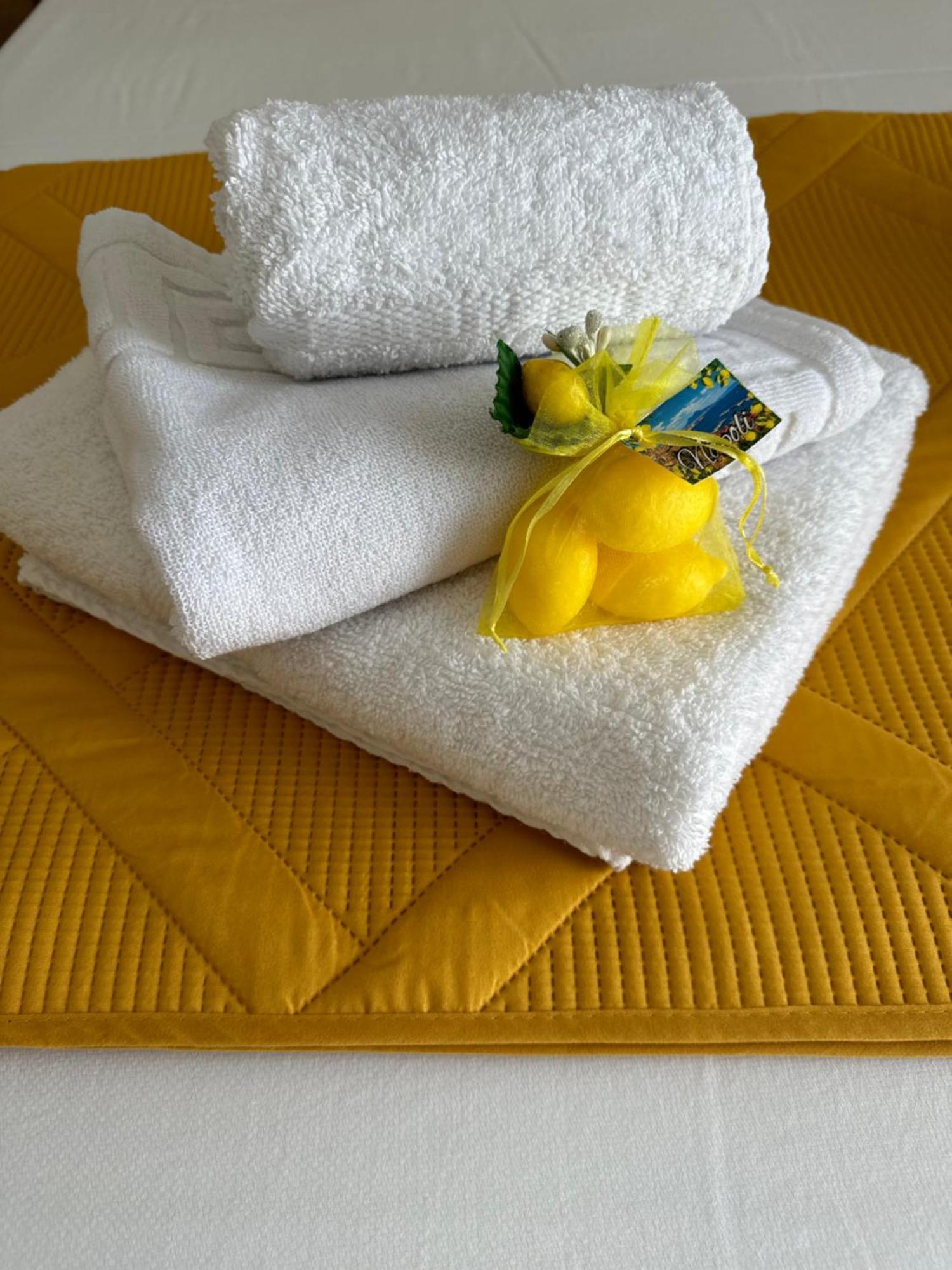 Enjoy Napoli - Exclusive Apartment ภายนอก รูปภาพ